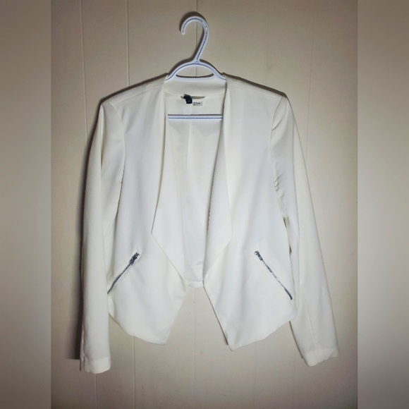 White Blazer/Cardigan - Picture 1 of 4